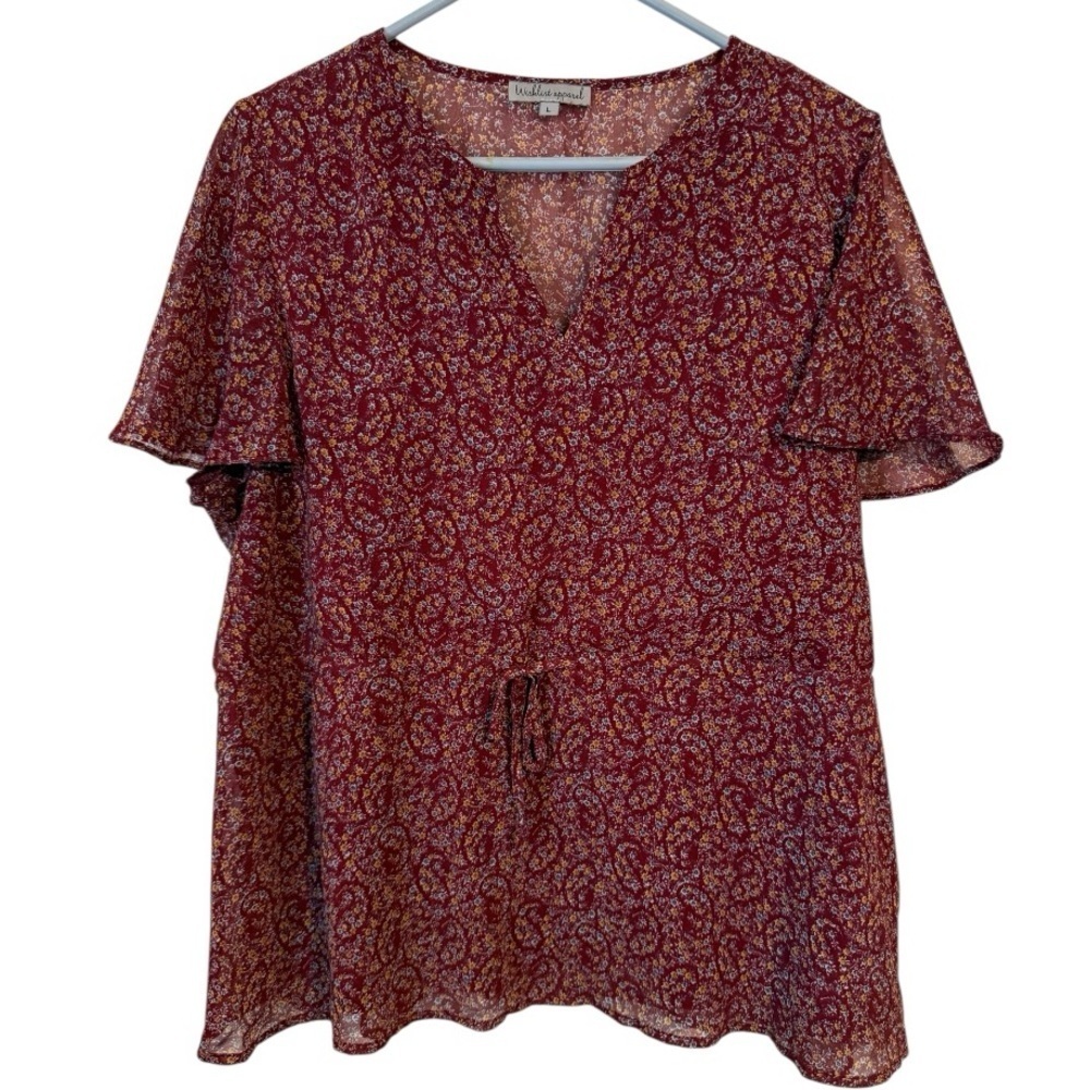 WISHLIST APPAREL FLORAL UNDER LINING FLUTTER SLEEVE BLOUSE